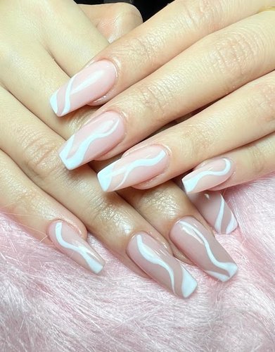 Pretty’s Beauty Bar